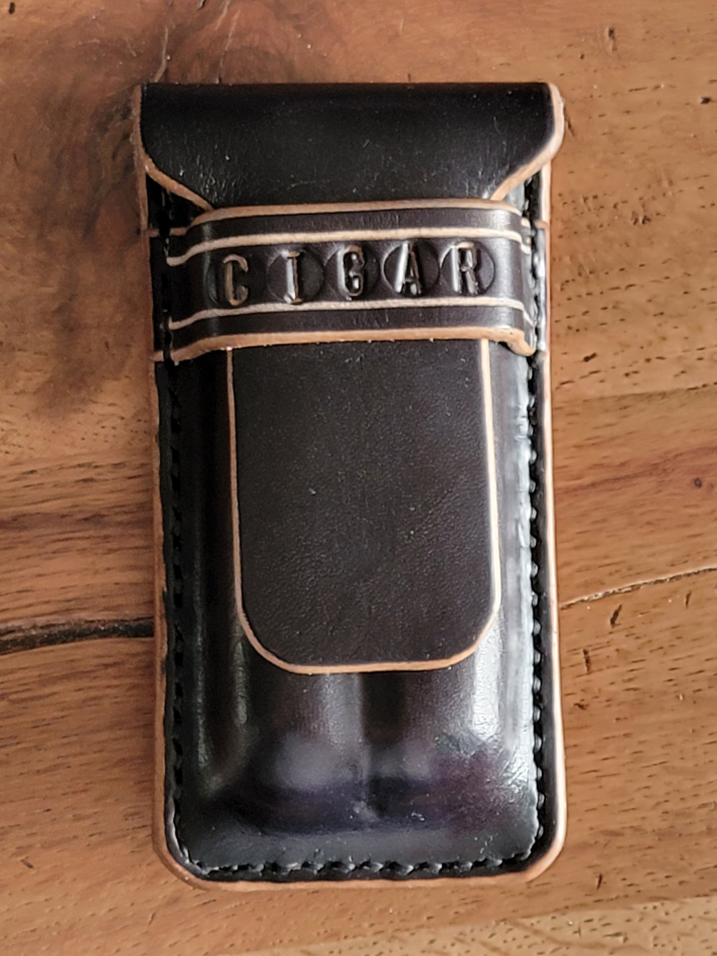 Cigar holder (2 cigars)